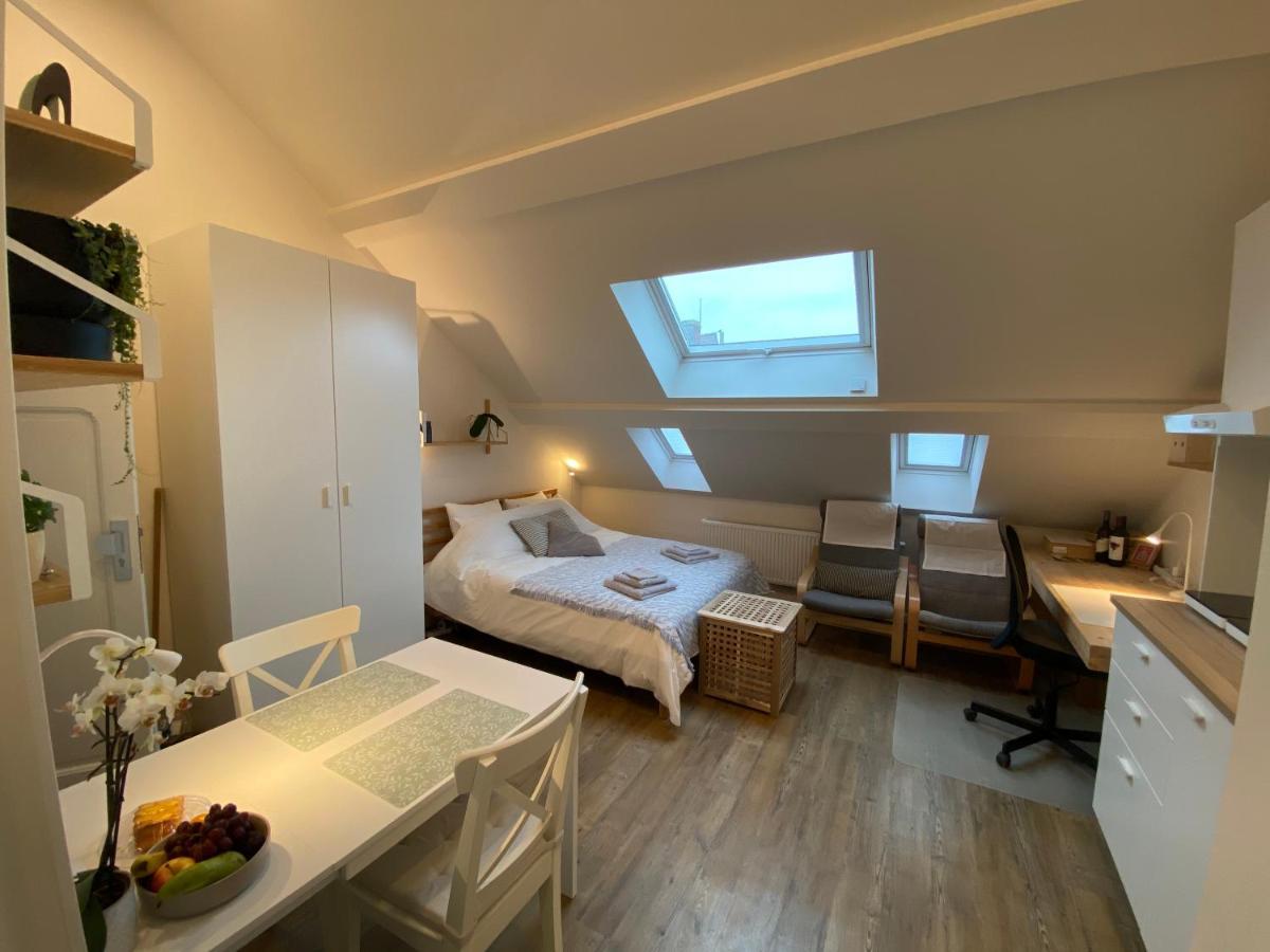 Logies-M Comfort Studios Inc Bikes B&B Ostende Extérieur photo
