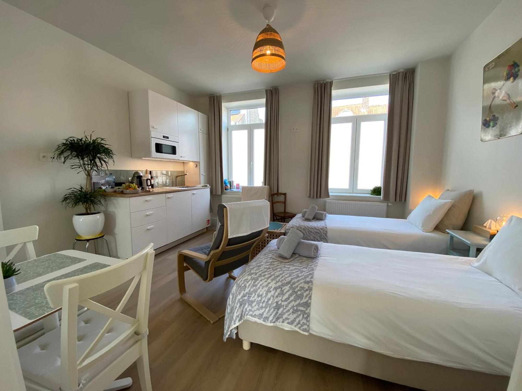 Logies-M Comfort Studios Inc Bikes B&B Ostende Extérieur photo