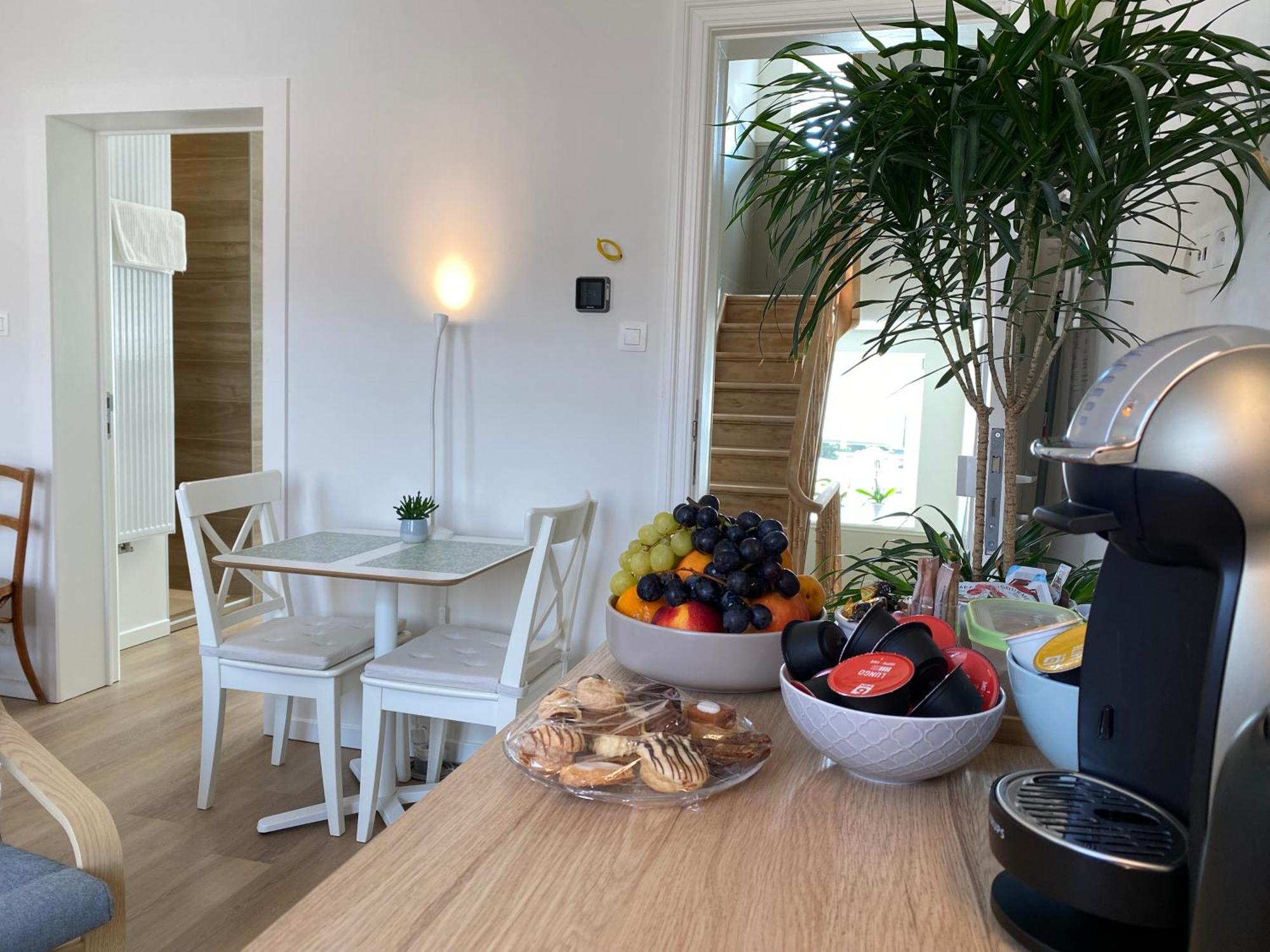 Logies-M Comfort Studios Inc Bikes B&B Ostende Extérieur photo